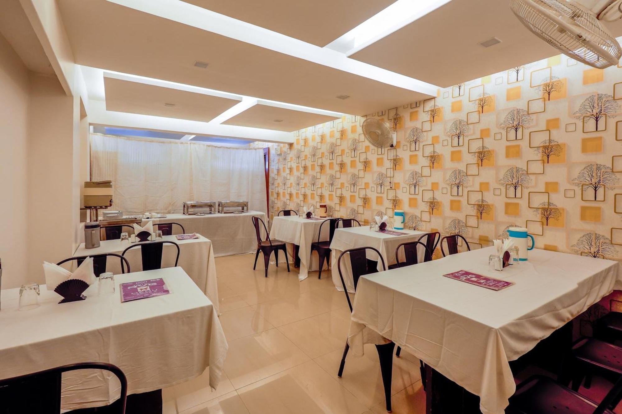 Treebo Rvg Hotel Vadodara Kültér fotó