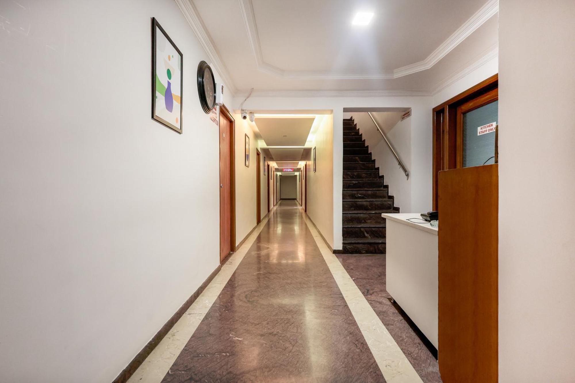 Treebo Rvg Hotel Vadodara Kültér fotó